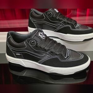 Vans Rowan 2 – Black / White | Men’s 8.5 | Brand New With Box